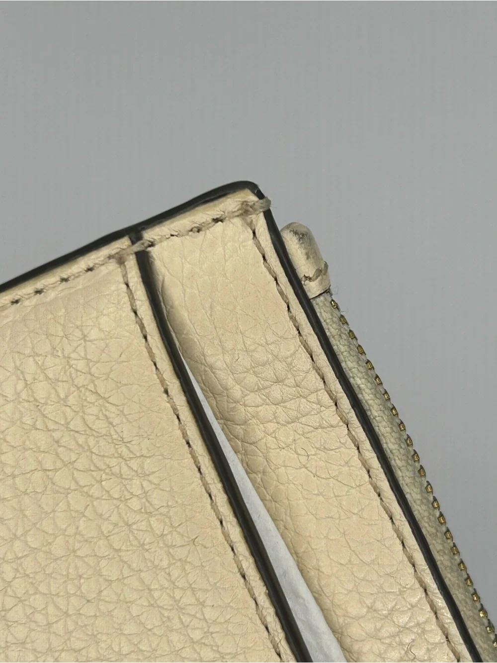 Tory Burch Britton Cream Pebbled Leather Zip Card Pouch with Gold Logo